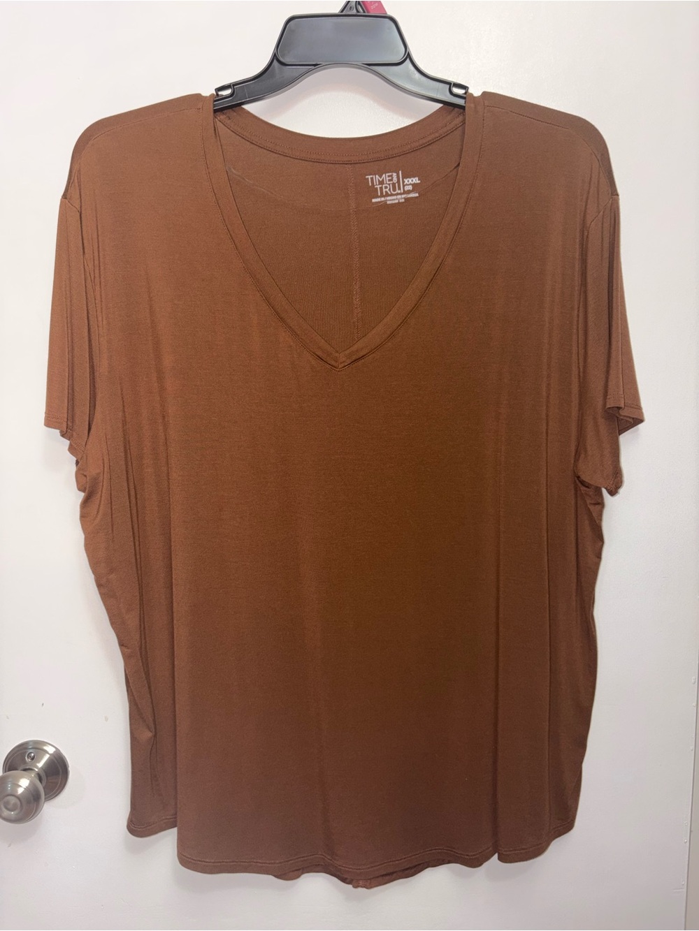 Time and Tru V-Neck Women's Tee